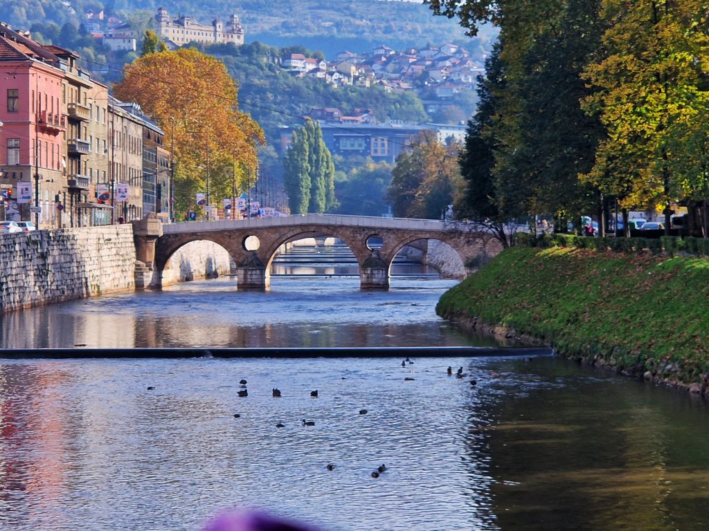 Sarajevo - latinska ćuprija
Ime je Latinska ćuprija dobila po Latinluku, mahali na levoj obali Miljacke, koju su naseljavali sarajevski katolici.