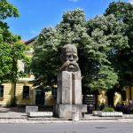 Vukov spomenik kod stare željezničke stanice