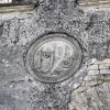 Uklesana godina 1923 na fasadi letnjikovca Pece u Malom Iđošu