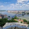 Panorama Budimpešte pogled sa Budima na Dunav i Peštu