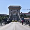 Lančani most u Budimpešti sa statuama kamenih lavova